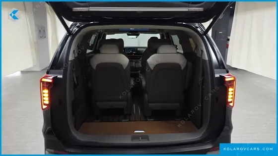 KIA CARNIVAL GASOLINE 9-SEATER HI LIMOUSINE