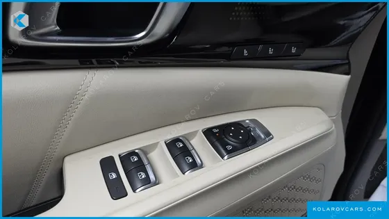 KIA CARNIVAL GASOLINE 9-SEATER HI LIMOUSINE