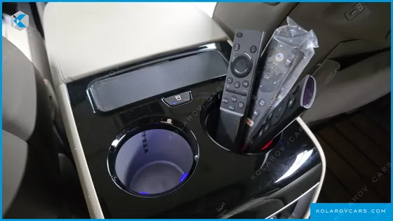 KIA CARNIVAL GASOLINE 9-SEATER HI LIMOUSINE