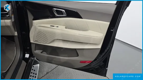 KIA CARNIVAL HEV 9-SEATER HI-LIMOUSINE