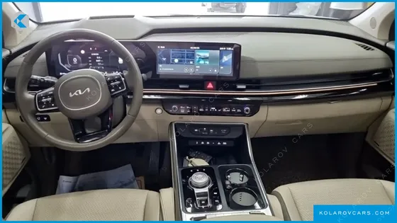 KIA CARNIVAL GASOLINE 9-SEATER HI LIMOUSINE
