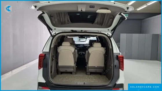KIA CARNIVAL GASOLINE 9-SEATER HI LIMOUSINE