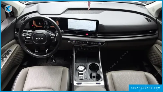 KIA CARNIVAL 9-SEATER PRESTIGE