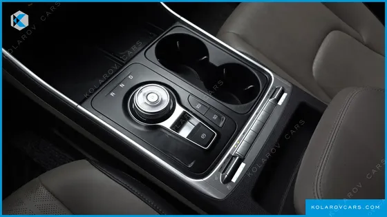 KIA CARNIVAL 9-SEATER PRESTIGE