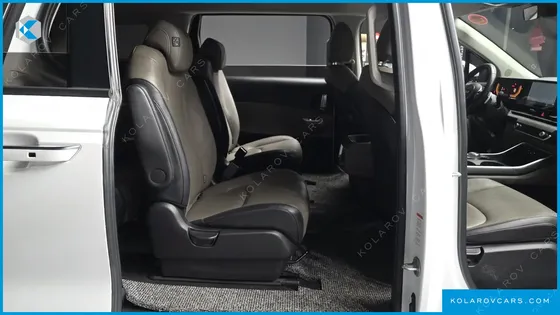 KIA CARNIVAL 9-SEATER PRESTIGE