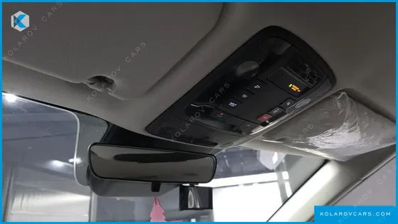 KIA CARNIVAL 9-SEATER PRESTIGE