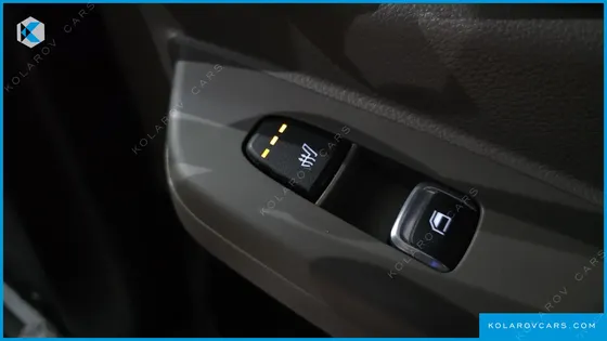 KIA CARNIVAL 9-SEATER PRESTIGE