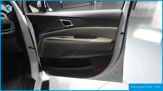 KIA CARNIVAL 9-SEATER PRESTIGE
