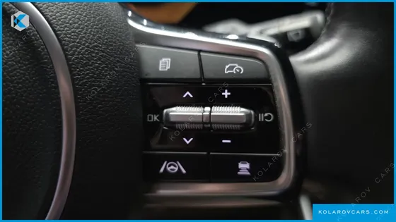 KIA CARNIVAL 9-SEATER PRESTIGE