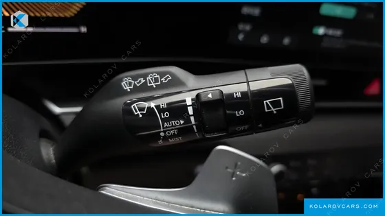 KIA CARNIVAL 9-SEATER PRESTIGE
