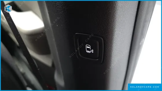 KIA CARNIVAL 9-SEATER PRESTIGE