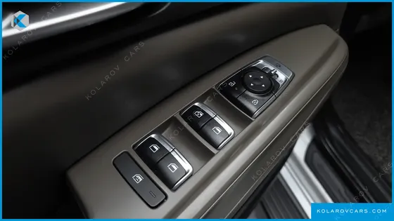 KIA CARNIVAL 9-SEATER PRESTIGE