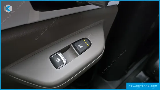 KIA CARNIVAL HEV 9 SEATER PRESTIGE