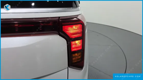 KIA CARNIVAL HEV 9 SEATER PRESTIGE