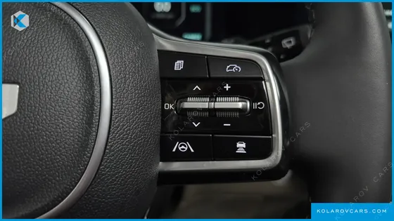 KIA CARNIVAL HEV 9SEATER SIGNATURE