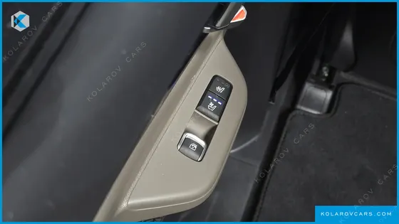 KIA CARNIVAL HEV 9SEATER SIGNATURE
