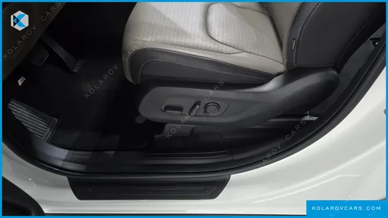 KIA CARNIVAL HEV 9SEATER SIGNATURE