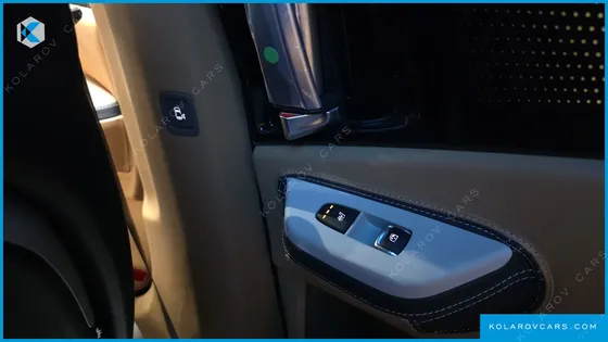 KIA CARNIVAL 9-SEATER HI LIMOUSINE (SPECIAL VEHICLE)
