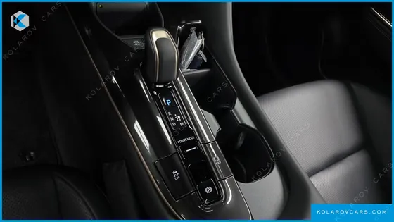 TOYOTA CROWN 2.4 4WD DUAL BOOST HYBRID