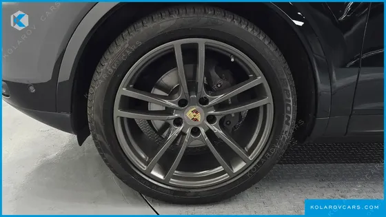 PORSCHE CAYENNE 3.0 PLATINUM EDITION