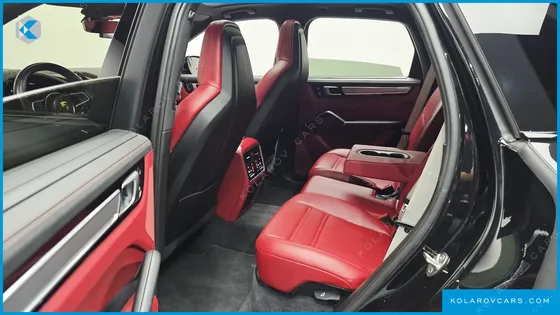PORSCHE CAYENNE 3.0 PLATINUM EDITION