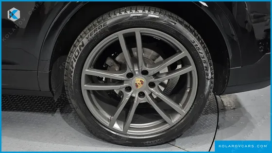 PORSCHE CAYENNE 3.0 PLATINUM EDITION