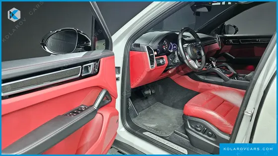 PORSCHE CAYENNE 3.0 COUPE PLATINUM EDITION