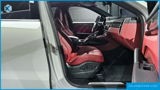 PORSCHE CAYENNE 3.0 COUPE PLATINUM EDITION