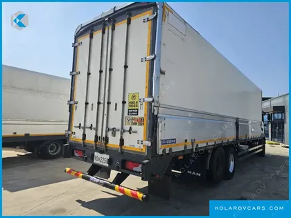 MAN TRUCK CARGO TRUCK 6X2