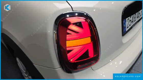 MINI COOPER 5-DOOR CLASSIC PLUS