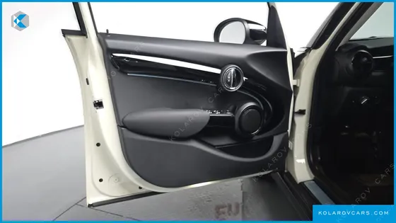 MINI COOPER 5-DOOR CLASSIC PLUS