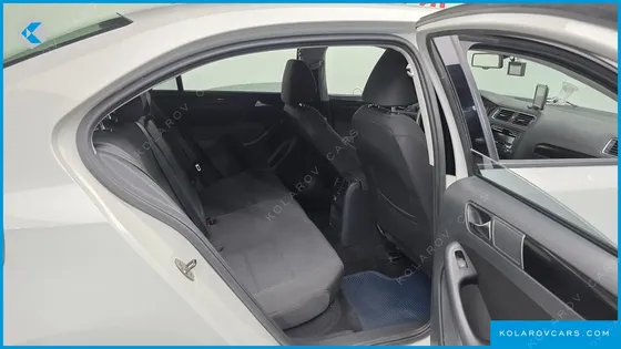 VOLKSWAGEN JETTA 1.6 TDI BLUE MOTION