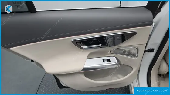 MERCEDES E-CLASS E300 4MATIC EXCLUSIVE