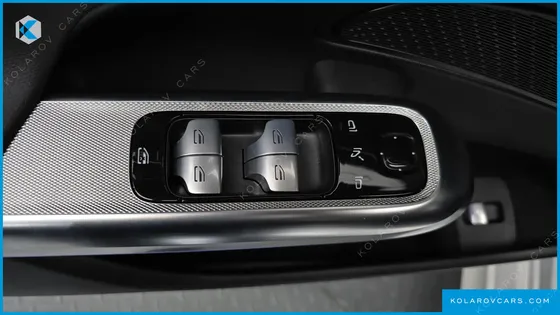 MERCEDES E-CLASS E200 AVANTGARDE LIMITED