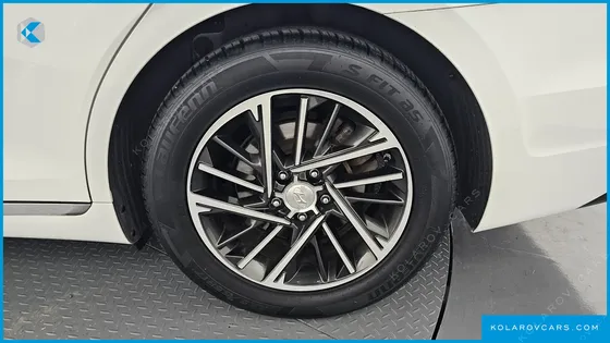 HYUNDAI GRANDEUR 2.5