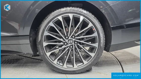 HYUNDAI GRANDEUR 2,5 GASOLINE 2WD
