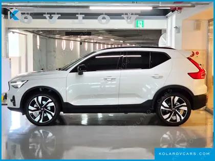 VOLVO XC40 B4 ULTRA DARK