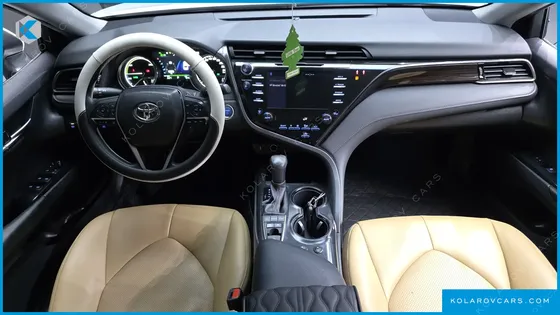 TOYOTA CAMRY 2.5 LE HYBRID