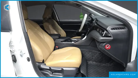 TOYOTA CAMRY 2.5 LE HYBRID