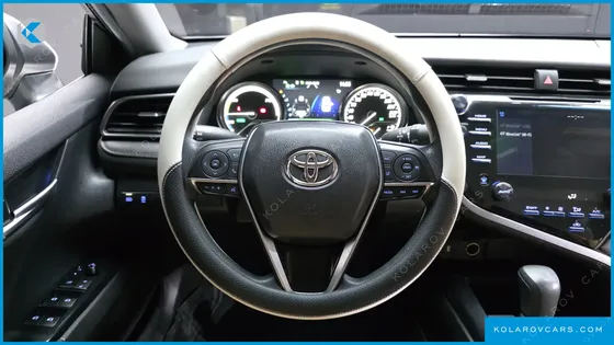 TOYOTA CAMRY 2.5 LE HYBRID