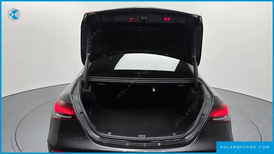 MERCEDES E-CLASS E220D 4MATIC AMG LINE