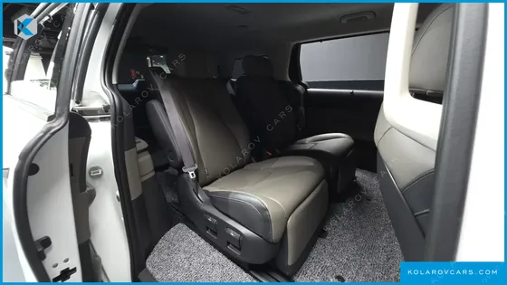 KIA CARNIVAL 7-SEATER NOBLESSE