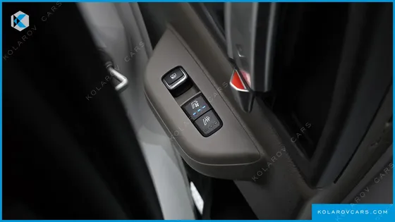KIA CARNIVAL 7-SEATER NOBLESSE