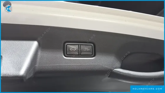 KIA CARNIVAL 7-SEATER NOBLESSE