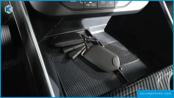 KIA CARNIVAL 7-SEATER NOBLESSE