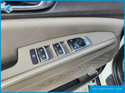 KIA CARNIVAL 9-SEATER NOBLESSE