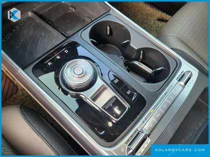 KIA CARNIVAL 9-SEATER NOBLESSE