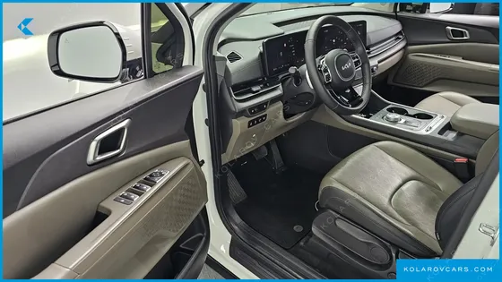 KIA CARNIVAL 9-SEATER PRESTIGE