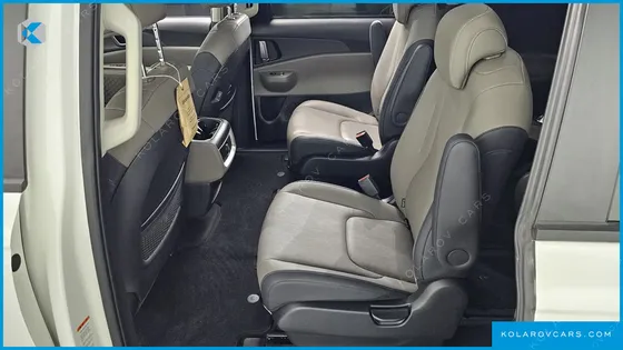 KIA CARNIVAL 9-SEATER PRESTIGE