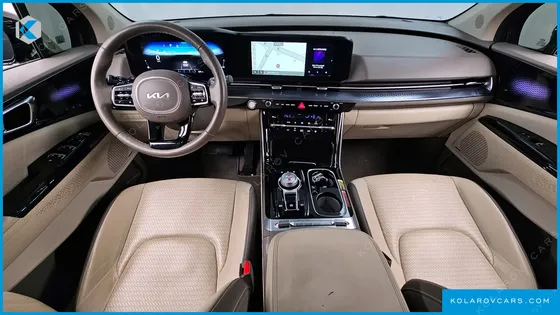 KIA CARNIVAL 7-SEATER HI-LIMOUSINE